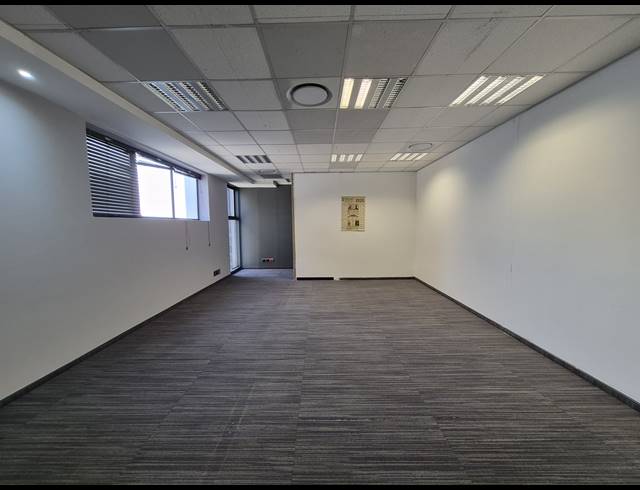 61M² OFFICE TO LET IN SANDTON CENTRAL